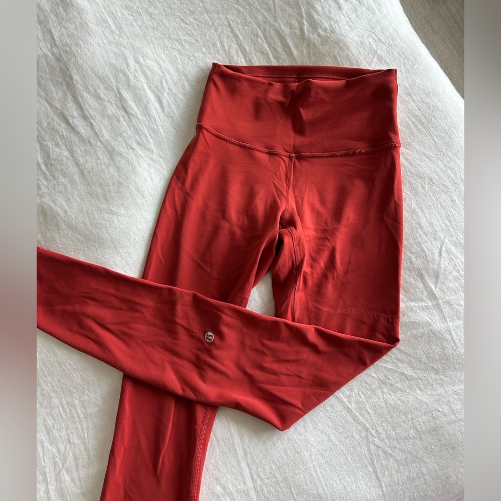LIKE NEW Lululemon Wunder Under High-Rise Pant 28”